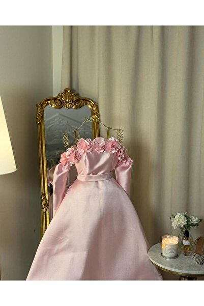 vanus fashion 5604 - فستان وردي بلمسة أنثوية وسحر الورود