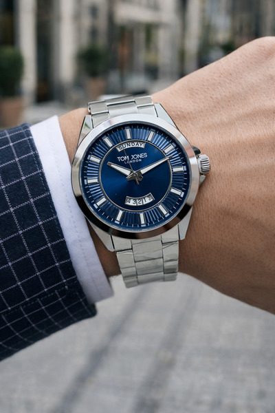 Tom Jones Gümüş Renk Erkek Kol Saati Su Geçirmez 2yıl Garantili SEVGİLİLER GÜ...