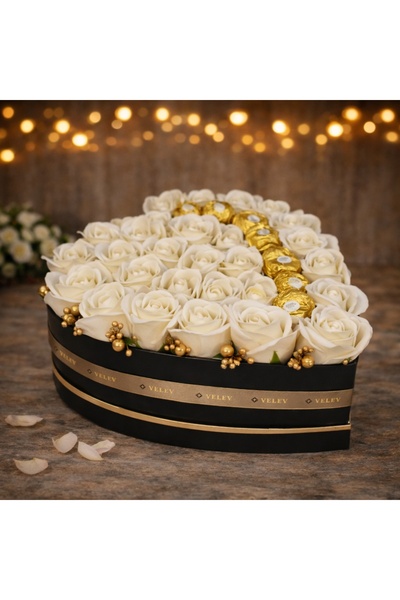 velve Aranjament floral Serenity White, cutie inima cu trandafiri de sapun, F...