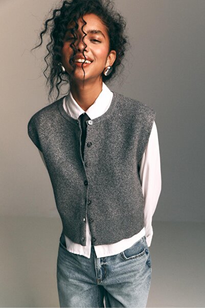 Stradivarius Knit vest with padded shoulders