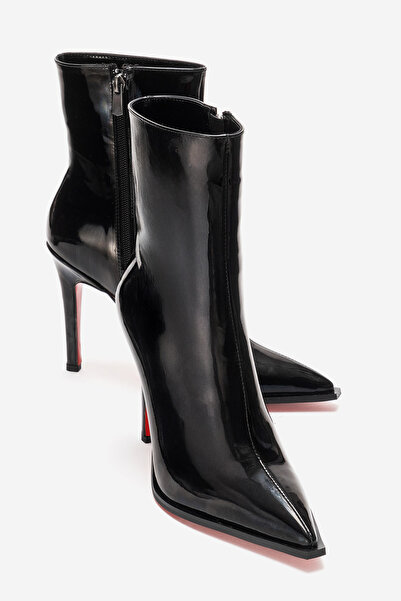 Ayakkabı Ateşi Kadın Tasarım Taban Bilek Boy İnce Topuklu Bot Yanni Siyah Rugan