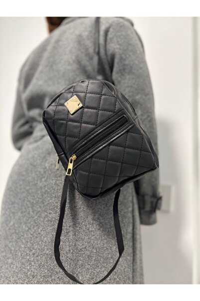 Markasız ucuz Women's black quilted backpack with zipper and gold details