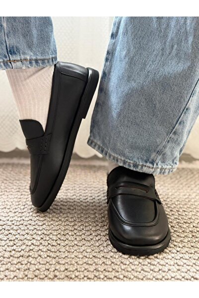 ESSO LA MİA حذاء ميرا بلاك تشيلد من الجلد الطبيعي ذو نعل مسطح للنساء