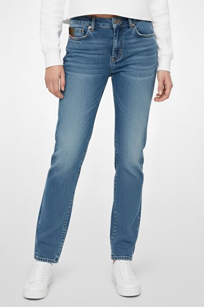 Diesel Women Slim Fit Low Waist Washed Non-Stretchable Denim, Blue