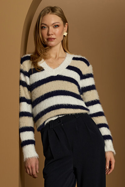 Fulla Moda Πλεκτό πουλόβερ με λαιμόκοψη σε σχήμα V με ρίγες