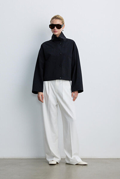 BE BLUE Jachetă neagră cu guler înalt