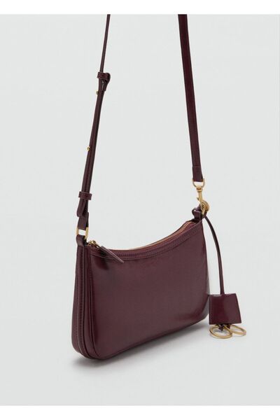 MANGO Woman Halka charm detaylı çapraz askılı çanta