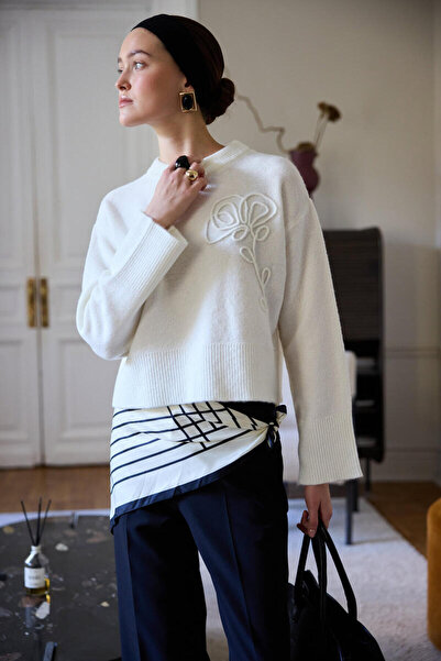 BE BLUE EKRU PULOVER TRICOTAT DETALIAT CU FLORI