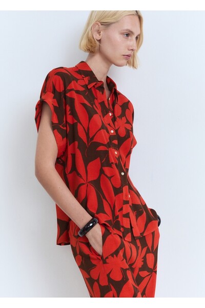 MANGO Woman Kısa kollu desenli gömlek