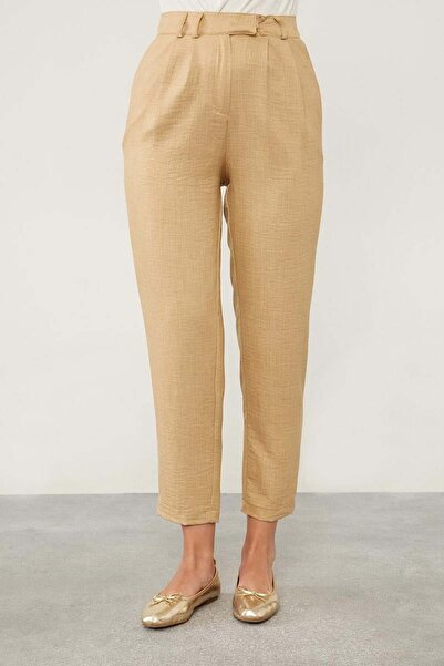 Levidor بنطلون جزر من قماش الكتان باللون البيج
