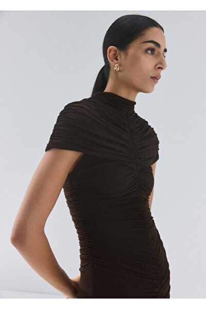 MANGO Woman Büzgülü korsajlı evaze elbise