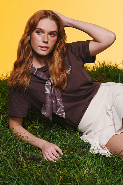 Quzu Μπλουζάκι με Κέντημα και Κασκόλ oversized Καφέ