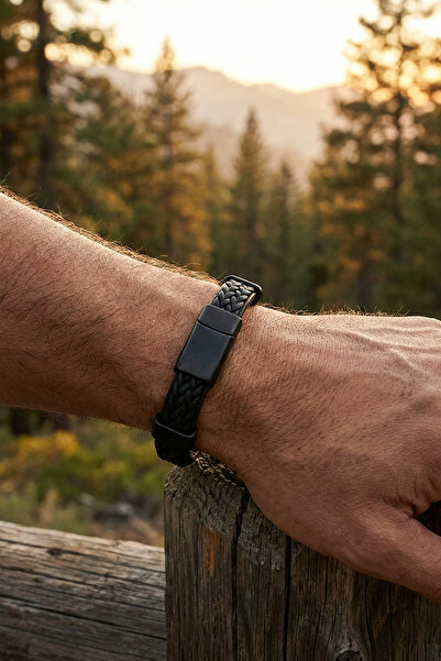 Duke Nickle سوار من الجلد المحبوك بتفاصيل مشبك Debl2023