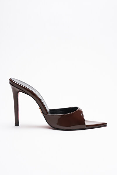 Ayakkabı Ateşi Дамски пантофки с остри върхове и високи токчета Sona Brown Rugan