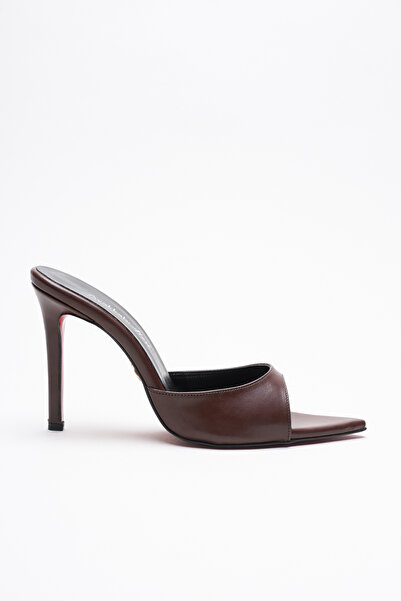 Ayakkabı Ateşi Жіночі туфлі на тонкому каблуці з гострим носком Sona коричнев...