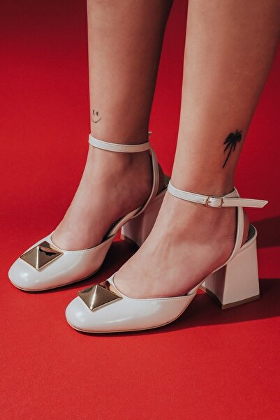 Ayakkabı Ateşi Pantofi de damă cu toc gros, piele strălucitoare, bej, cu cata...