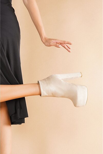 Ayakkabı Ateşi بونتا تان من جلد الغزال أحذية بكعب المرأة