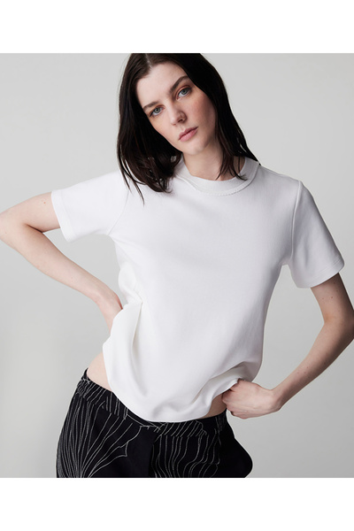 İpekyol Kontrast yaka tişört