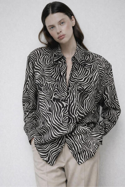 Touché Privé Zebra Pattern Satin Shirt