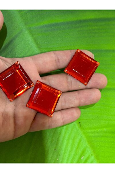 Gönülden Tasarım Set od 3 komada opalnog kamena sa kutijom 3x3 cm crvene boje