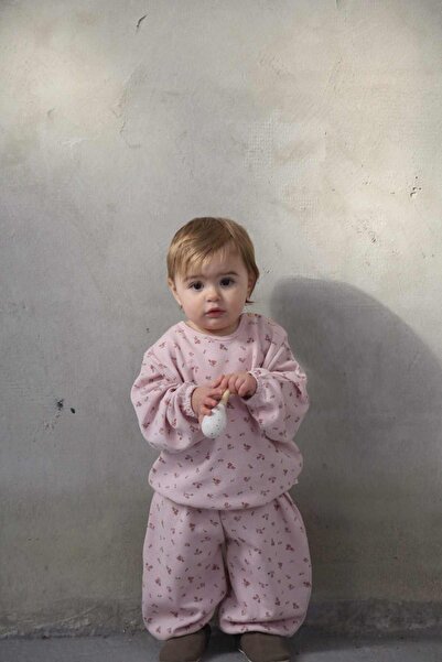 OhlalaKoala طقم شالوار مطبوع عليه زهور وردية