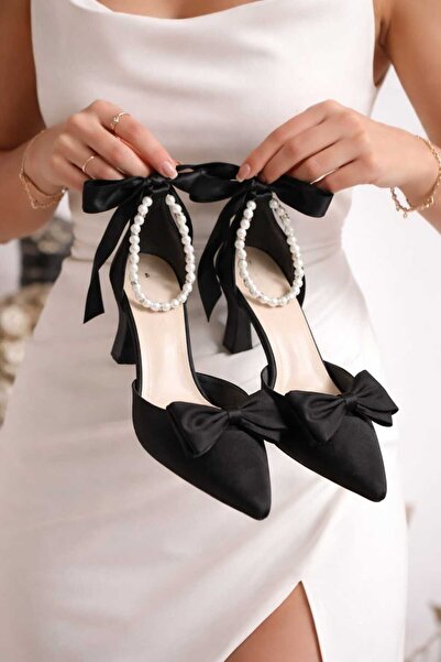 Famels أحذية بكعب عالٍ مزينة بفيونكة، أحذية سهرة من الساتان الأسود مع لمسات م...