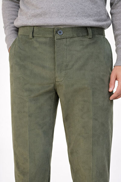 Varetta Men's Green Corduroy Trousers with Classic Cut and Pockets