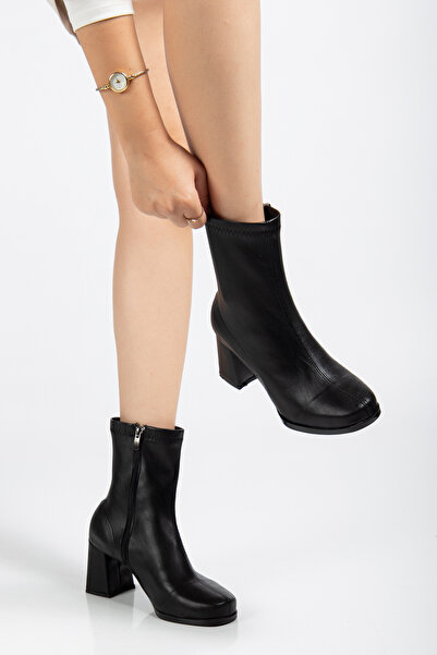 oliviashoes Kadın Siyah Küt Burun Ortadan Dikişli Streç Detayli Günlük Bot