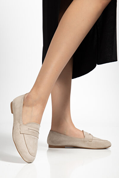 GULT راقصة الباليه النسائية