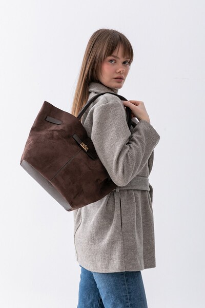 Paul Brand Meet Terra Bitter Brown Suede Look Large Volume Women's Shoulder Bag with Lock Accessory