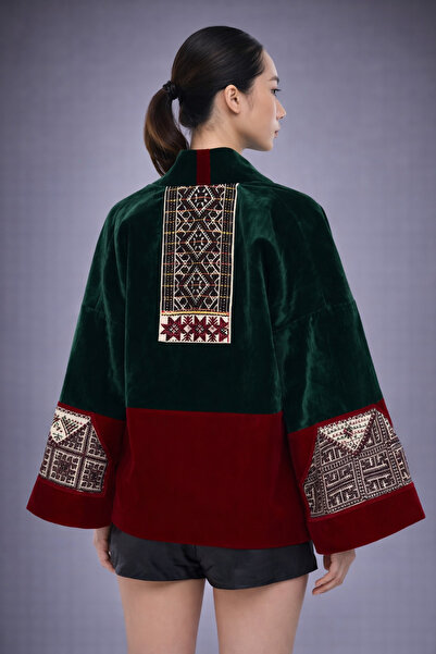 Nulivez Ethnic Pattern Embroidery Detailed Velvet Jacket – Green Claret Red O...
