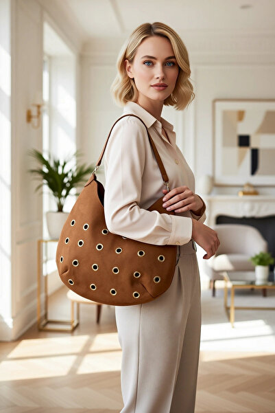 BENERLY Γυναικεία τσάντα ώμου με σκούρο χρώμα και λεπτομέρεια με οπή, με απλό...