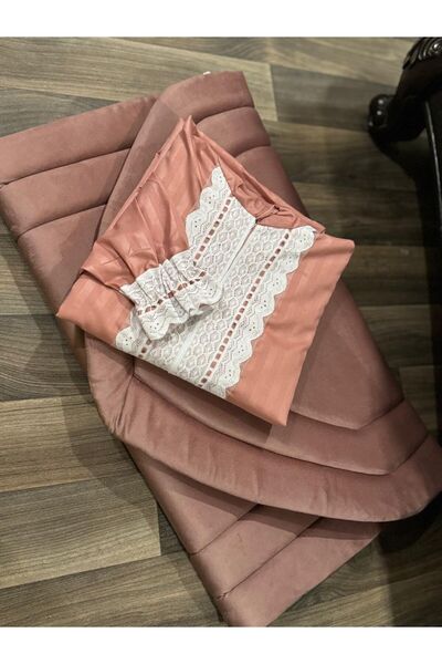 GENERAL Foam prayer mats with a pleated prayer sheet: comfort in prostration…...