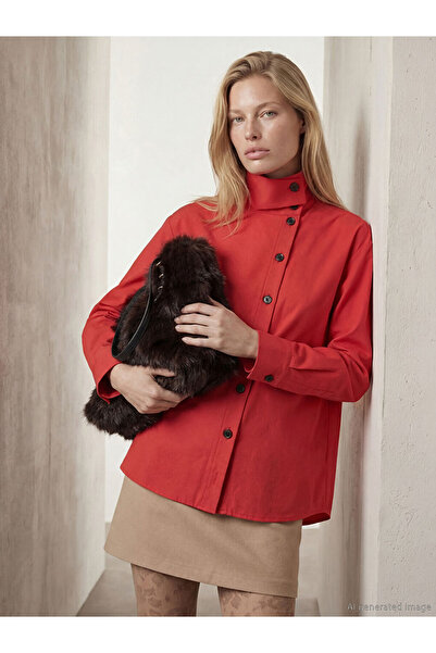 LC Waikiki GÜLİS GİYİM'DEN Kırmızı Dik Yaka Kadın Gömlek