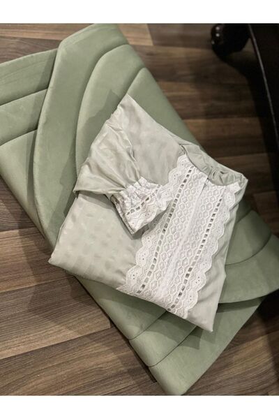 GENERAL Foam prayer mats with a pleated prayer sheet: comfort in prostration…...