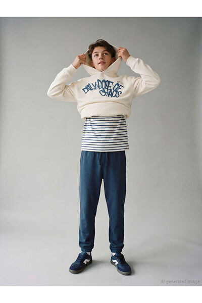 LC Waikiki Lcw Kidsecru Hooded Printed Boys' Sweatshirt and Sweatpants