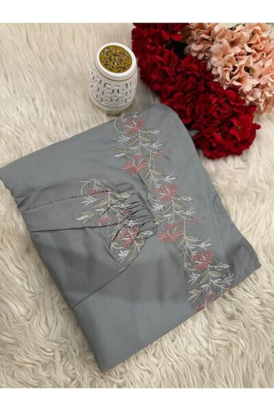 GENERAL Foam prayer mats with a pleated prayer sheet: comfort in prostration…...