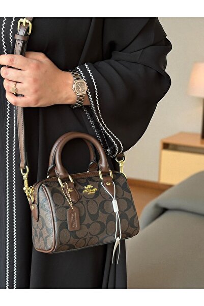 Generic شنطة كتف نسائية مع ملحقاتها