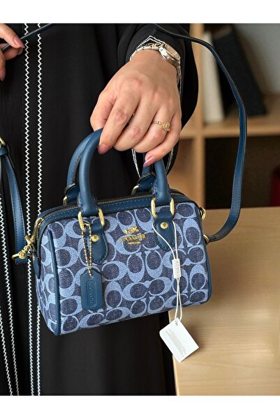 Generic Women's shoulder bag with accessories