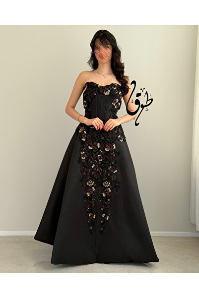 toog Black evening dress with a corset cut and luxurious embroidery