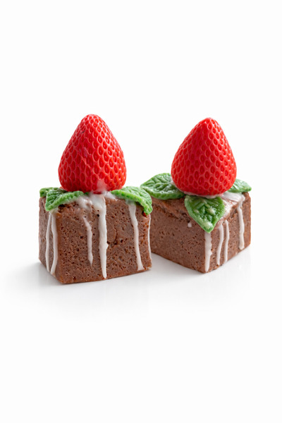 YAMYBEECANDLES 2-Pack Strawberry Brownie Shaped Soap