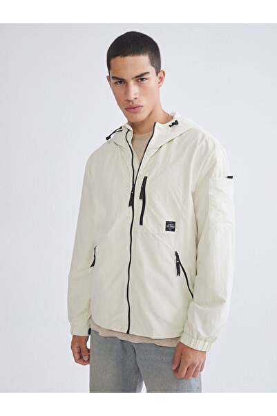 LC Waikiki معطف واق من المطر للرجال باللون البيج ذو المقاس القياسي