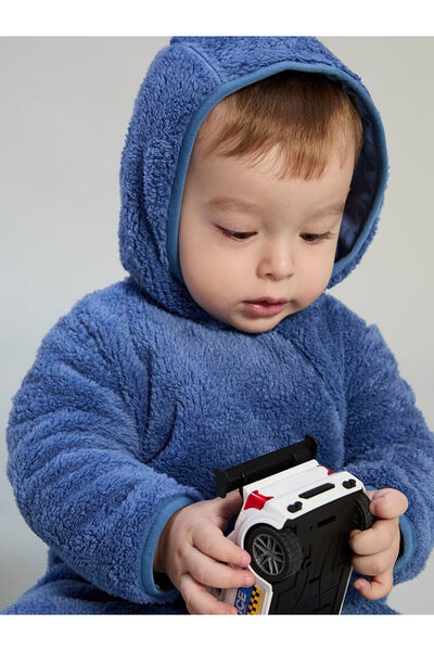 LC Waikiki بذلة قطيفة للأطفال الأولاد من بيك للموسم الجديد مع غطاء للرأس