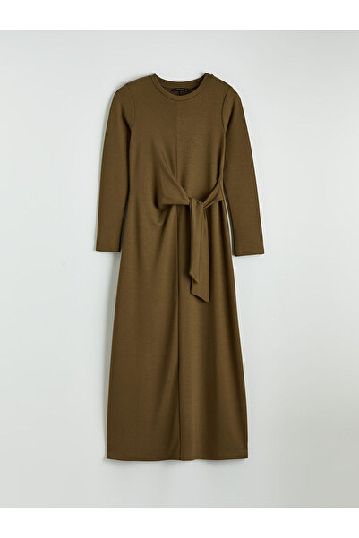 LC Waikiki فستان أخضر بياقة دائرية مع تفاصيل ربطات