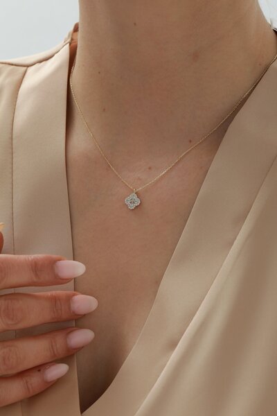 YAVUZ KUYUMCULUK 14 Ayar Altın Baget Taşlı Çiçek Kolye