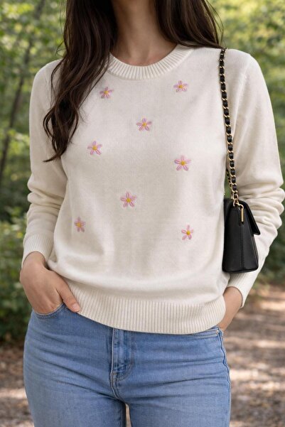 eksa tekstil nakıslı ekru bisiklet yaka çiçek kazak