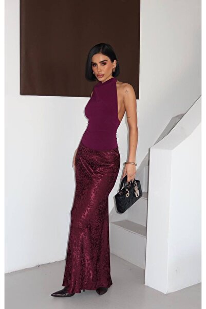 NEW JOURNAL تنورة نسائية من الساتان باللون العنابي مطبوع ميدي YEL221802