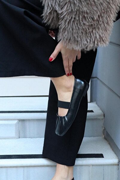 BeBeQ Store Pantofi de damă Stena negri cu șnur și detalii din cauciuc moale