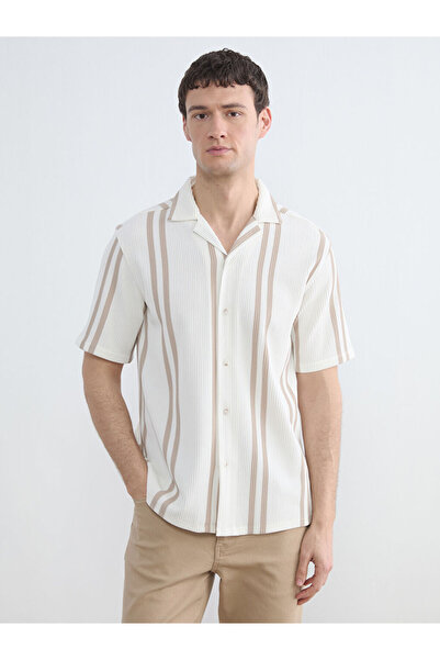 LC Waikiki Ανδρικό ριγέ πουκάμισο σε ντεντρεμ Εκρού κανονικής εφαρμογής από τ...