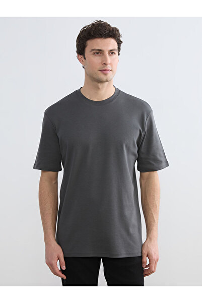 LC Waikiki 100% Cotton Relaxed Fit Basic Thick T-Shirt for Style Enthusiasts ...